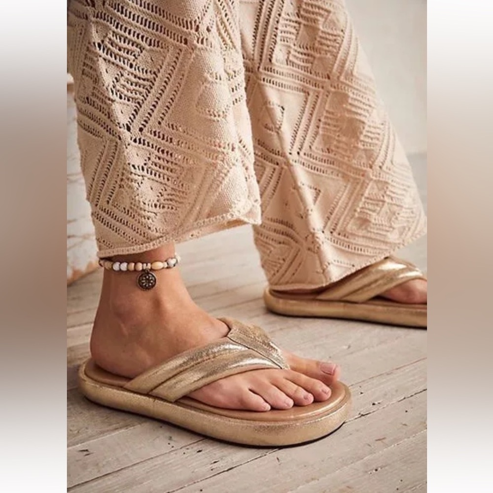 Free People Wonderland Thong Sandal Flip Flops Shoes Gold Size EUR 36.5 US 6.5